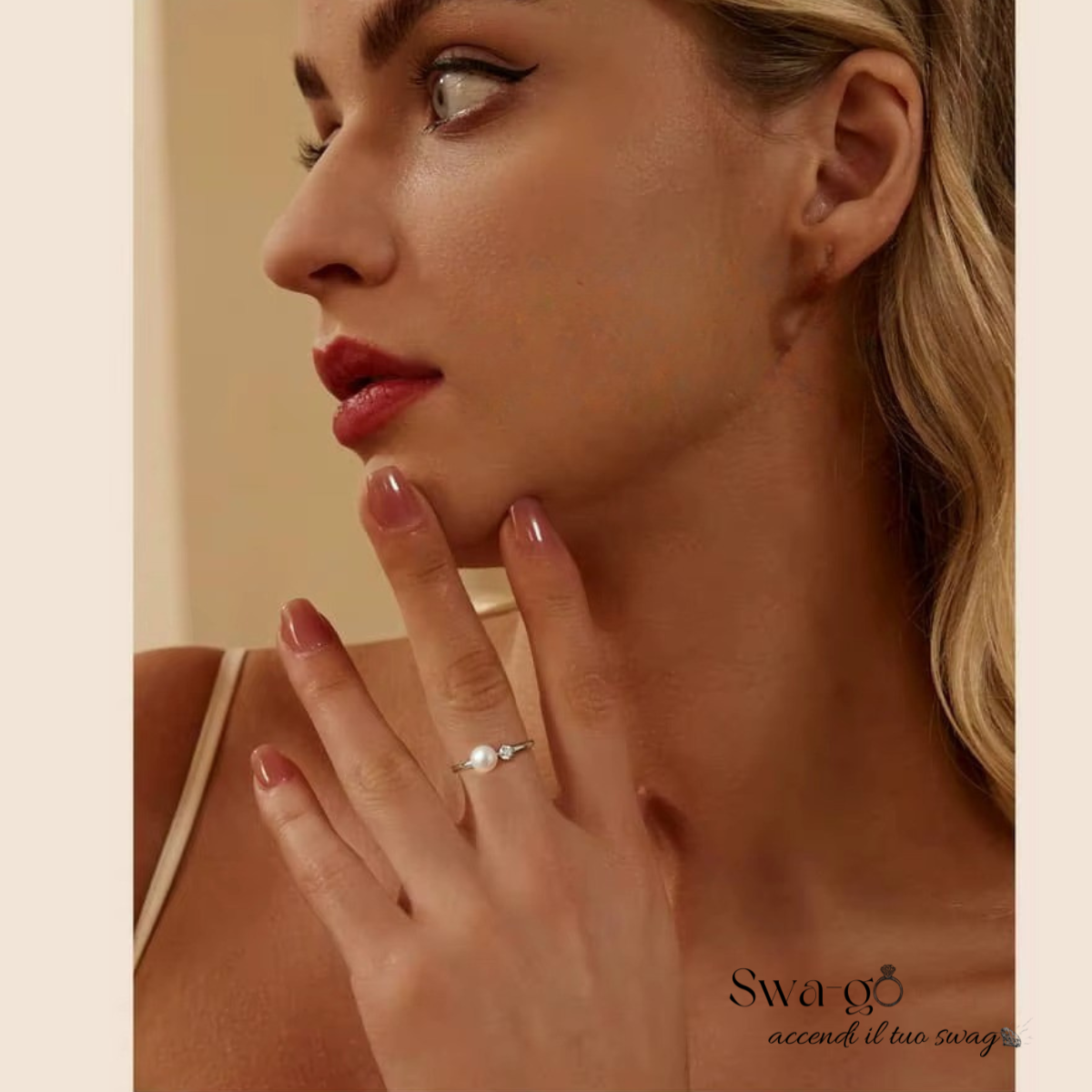 Anello fashion donna con design semplice ed elegante