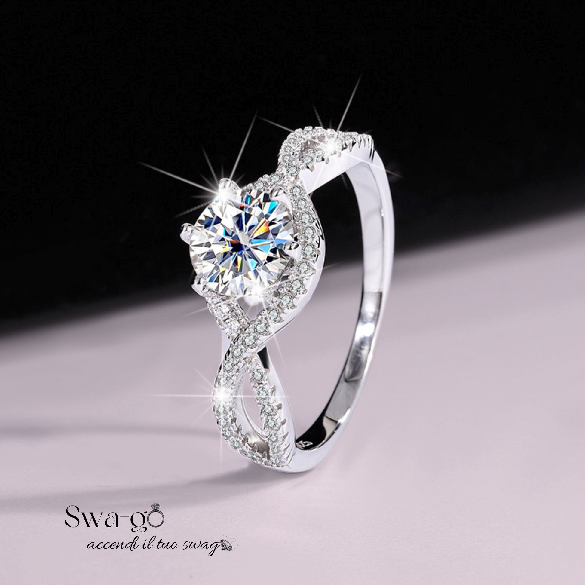 Immagine di un gioiello infinity moissanite solitario con design intrecciato elegante con pietra Moissanite certificata. Design moderno e luminoso, ideale per chi cerca eleganza e sostenibilità in un anello di alta qualità.