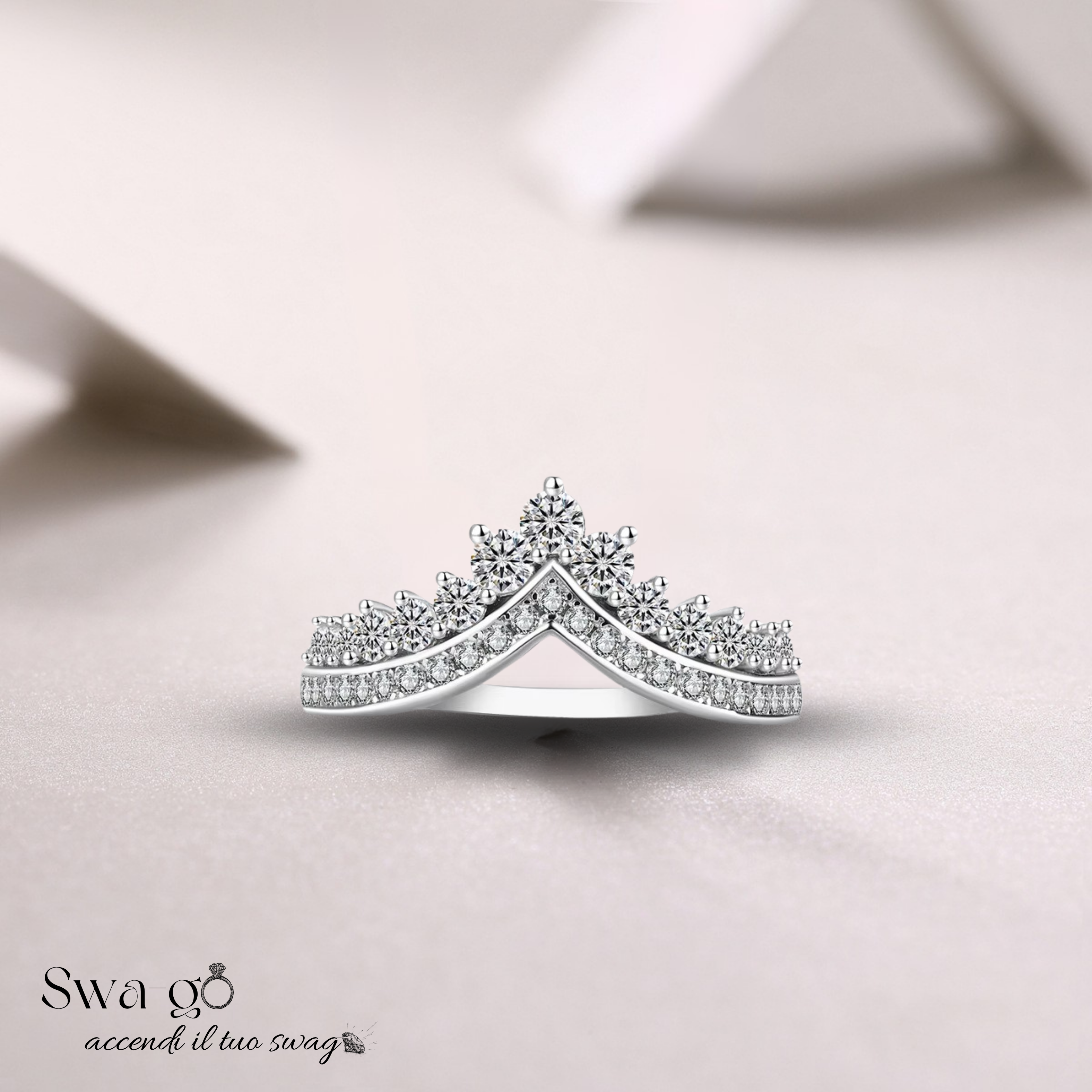 anello tiara moissanite frontalmente simile al modello di pandora